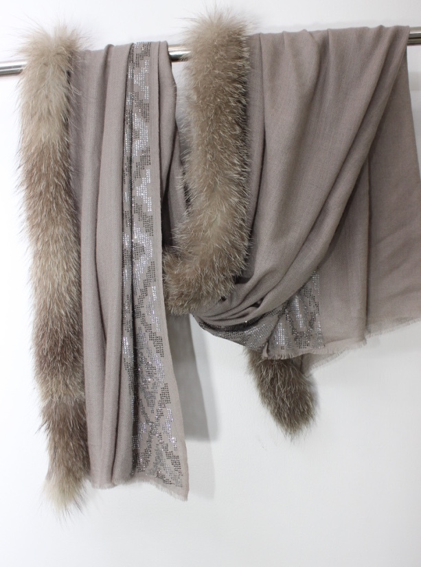 Pashmina One Side Fur And One Side - Color: All Color