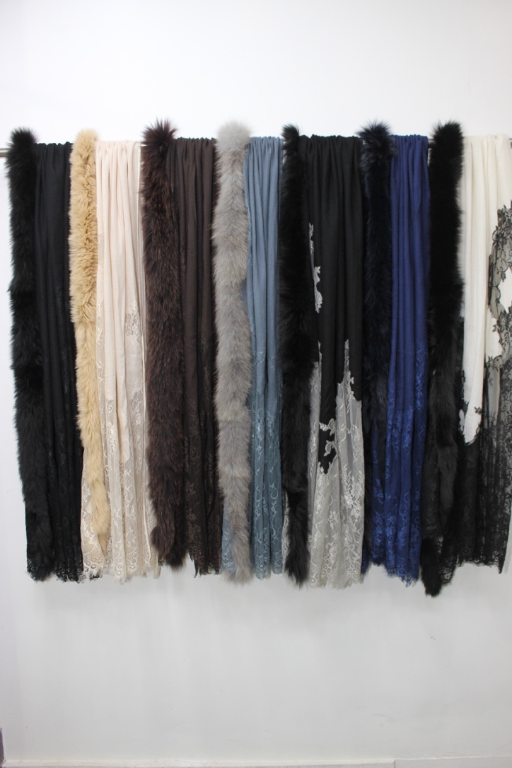 All Color Cashmere One Side Fur And Lace Border Stole