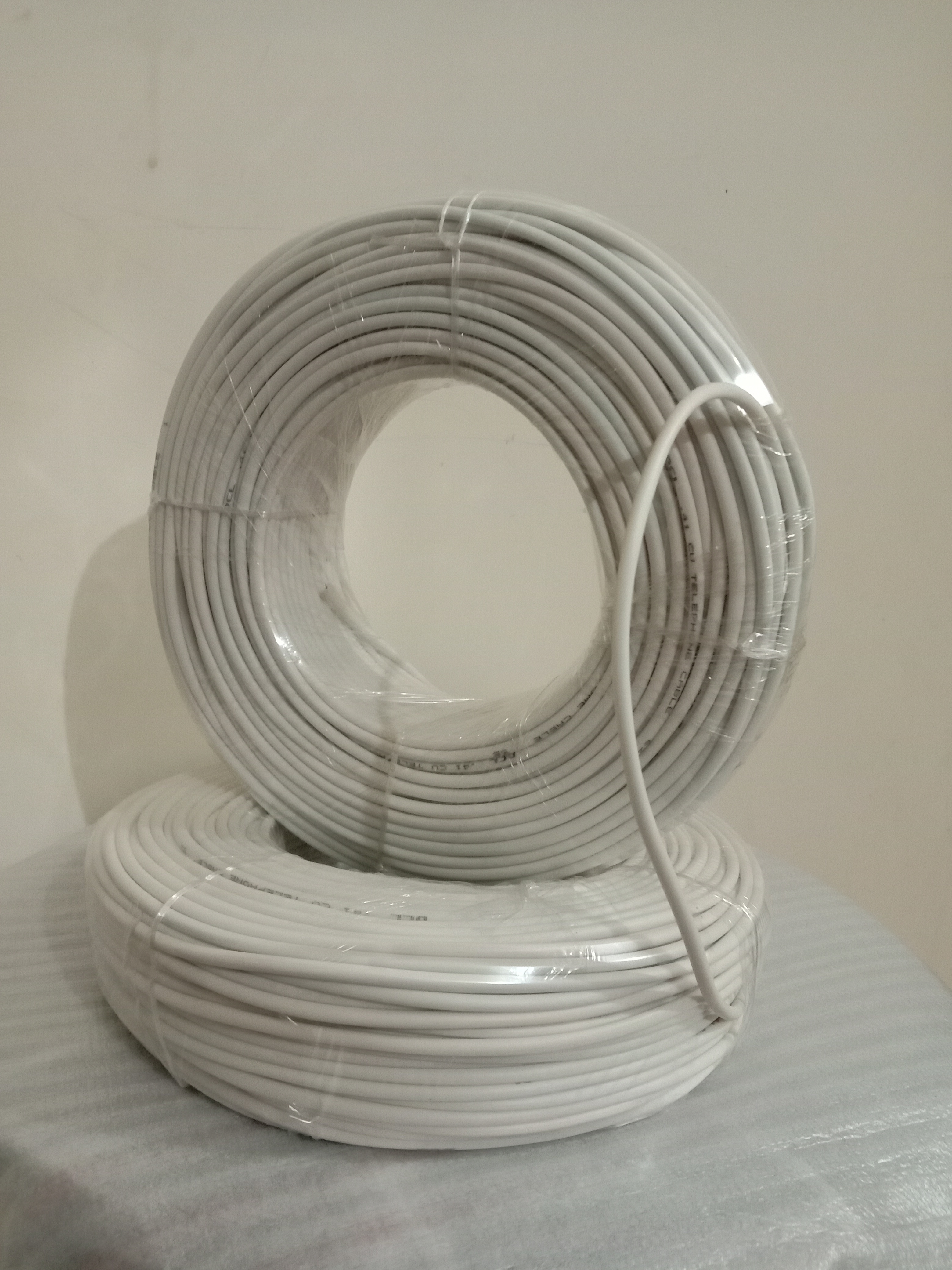 Cctv Camera Cable - Optical Fiber, Pvc Insulation, 10 Gbps Data Transfer Speed, 250 Mhz Performance | Ideal For Security And Camera Joining
