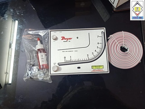 मार्क II ड्वायर मोल्डेड प्लास्टिक मैनोमीटर सटीकता: + -3% Fs %