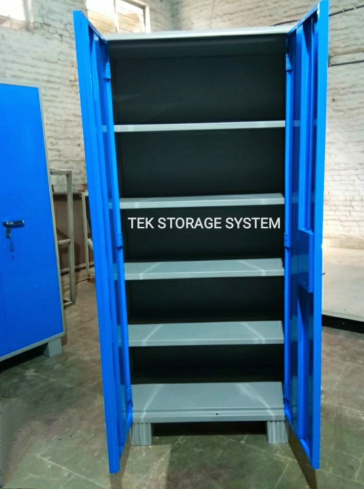 Color Modern Moisture Proof Steel Almirah With Adjustable Shelves And Key