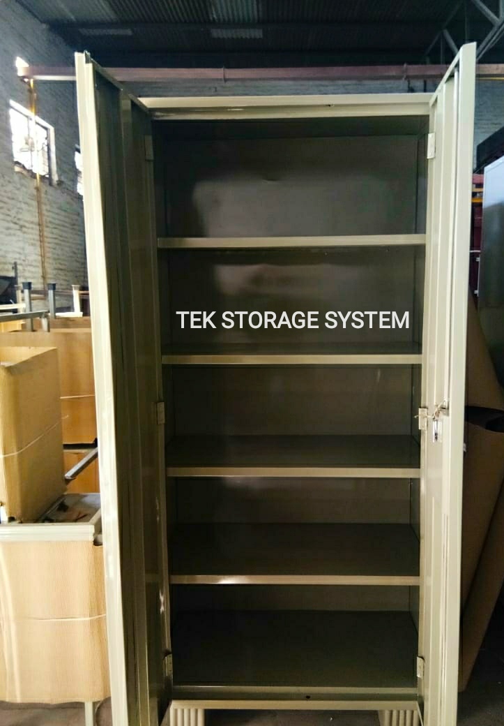 Color Modern Moisture Proof Steel Almirah With Adjustable Shelves And Key