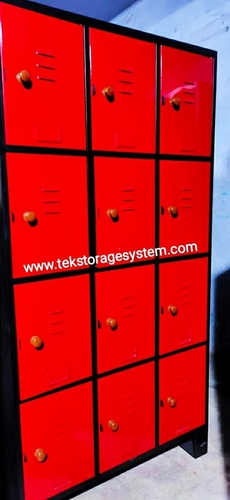 मशीन से बना इंडस्ट्रियल वर्कर लॉकर 12 डोर
