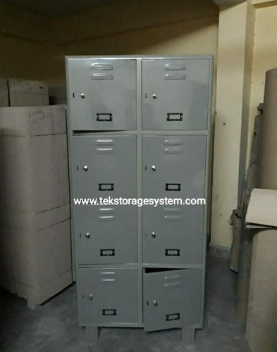 मशीन से बना इंडस्ट्रियल वर्कर लॉकर 8 डोर