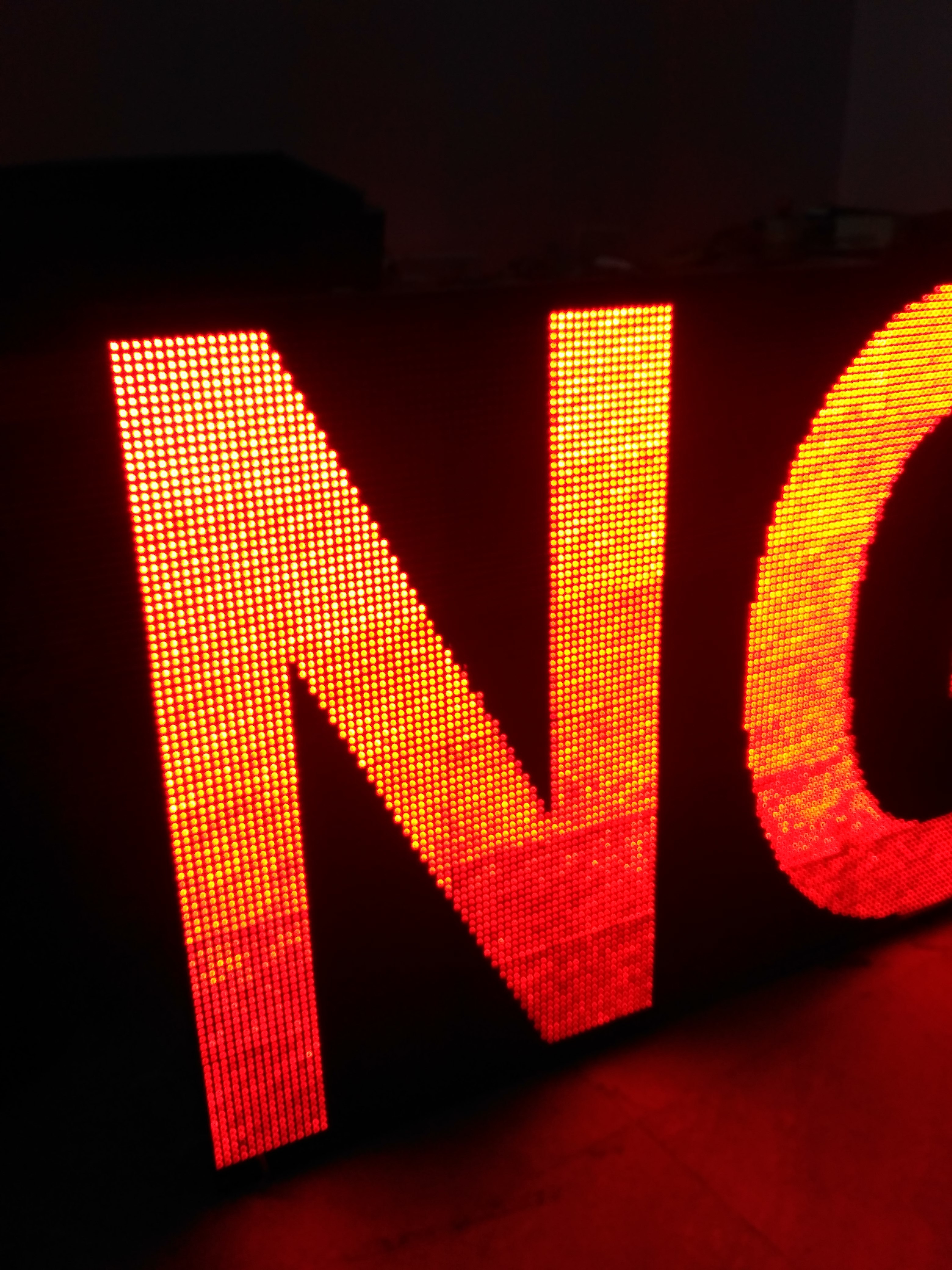 Moving Message Led Display Brightness: 4000 Cd/m