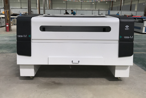 स्वचालित Co2 लेजर उत्कीर्णन काटने की मशीन