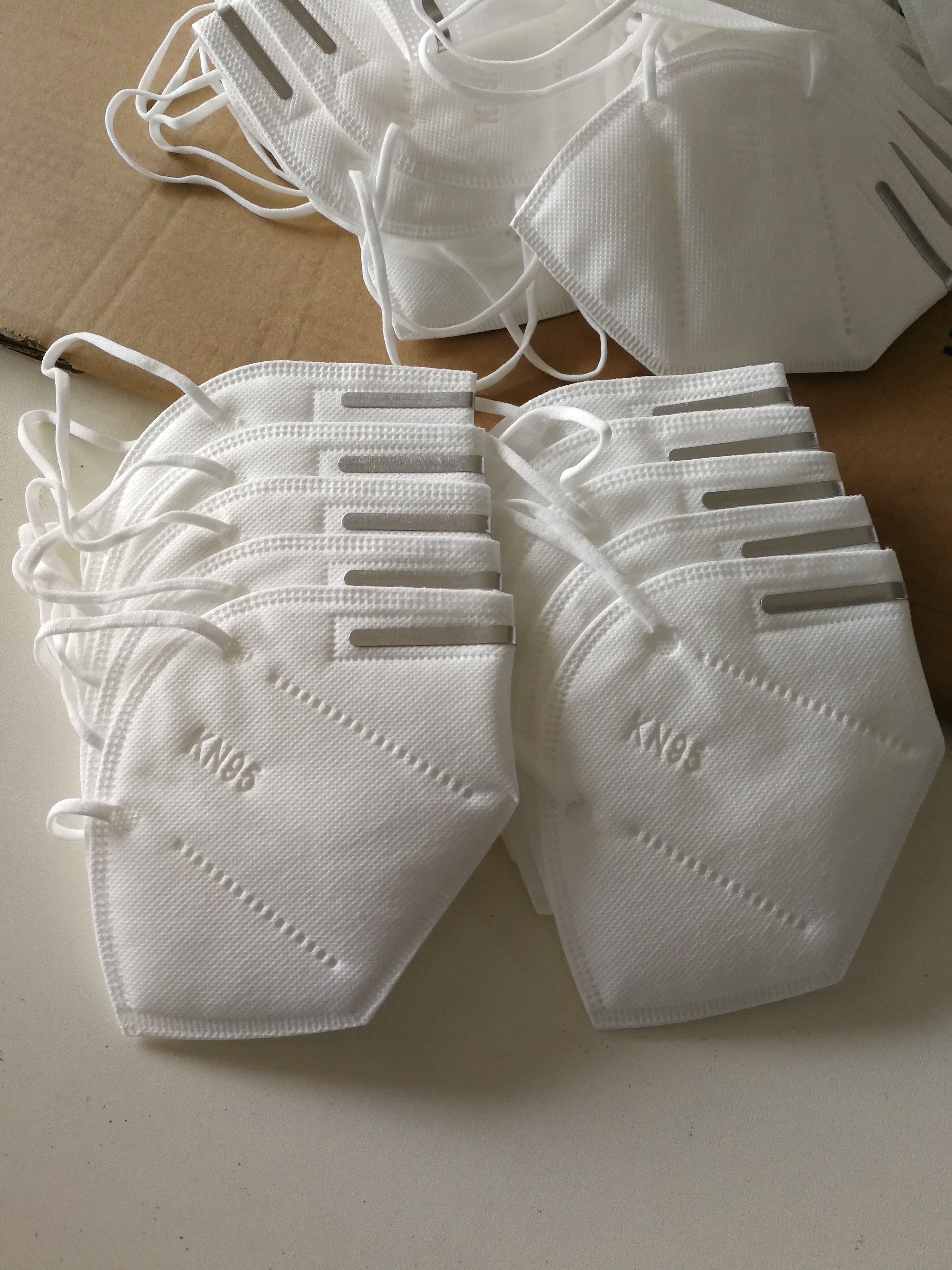 High Efficiency Kn95 Protective Face Mask With 5 Layer Filtration Ce
