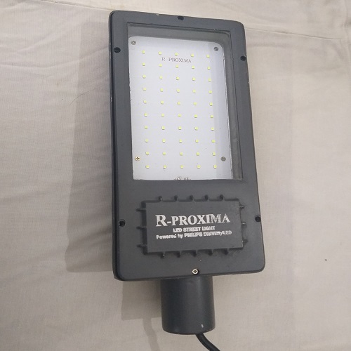 Led Street Light - Aluminum 6 Meter Height Cool White 6000-6500k | 50 Watt 92% Efficiency Ip65 Protection 2-year Warranty