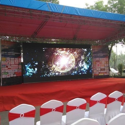 Outdoor Large Display Screen Application: Advertisements