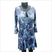 नीली डिजिटली प्रिंटेड लेडीज़ ड्रेस