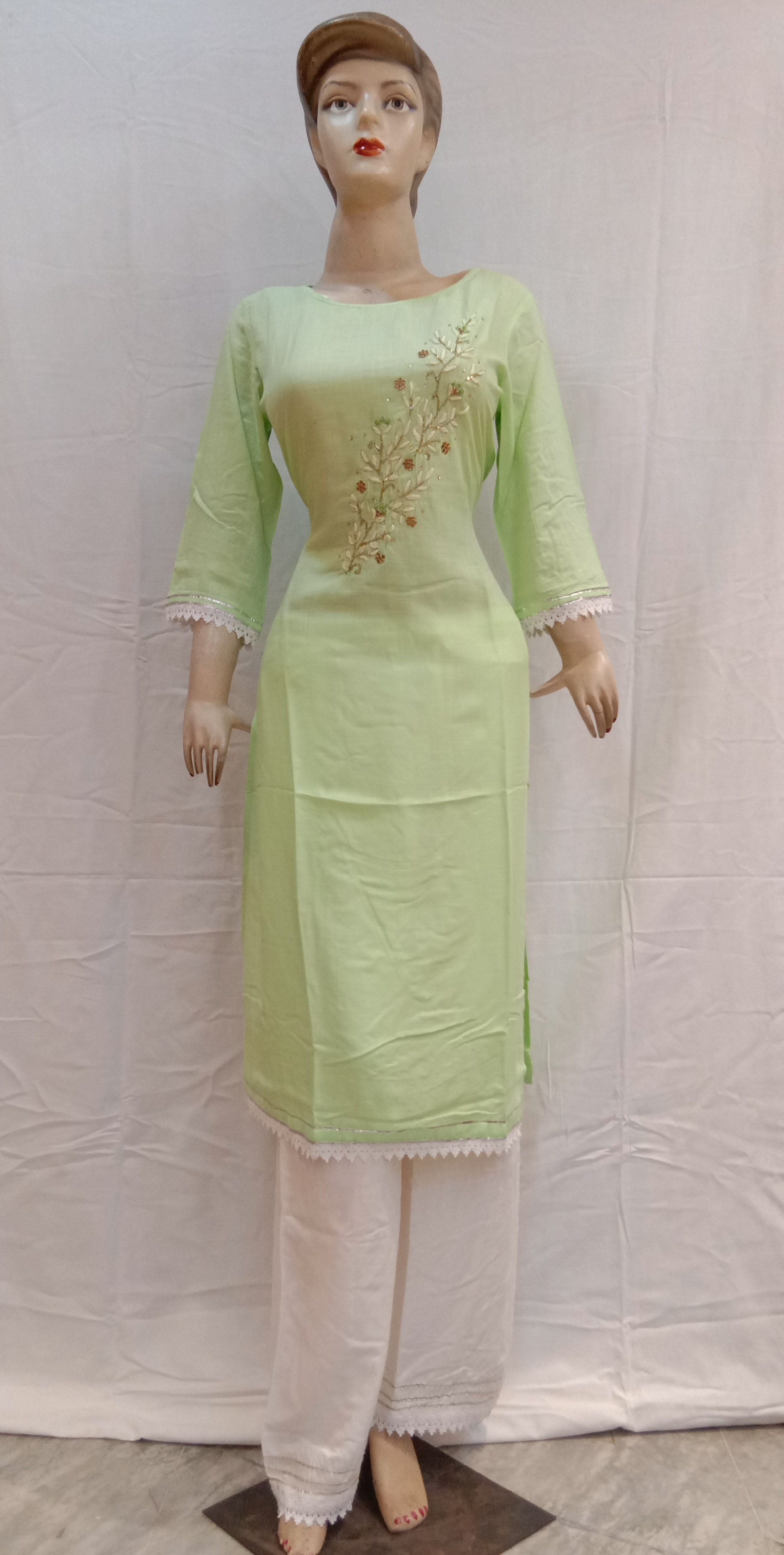 Rayon Hand Work Kurti With Palazzo - Material: Rayon, Size: M To Xxl, Length: 42 Inch, Color: Green | Features: 3-4th Sleeve, Washable, Modern Style, Summer Wear