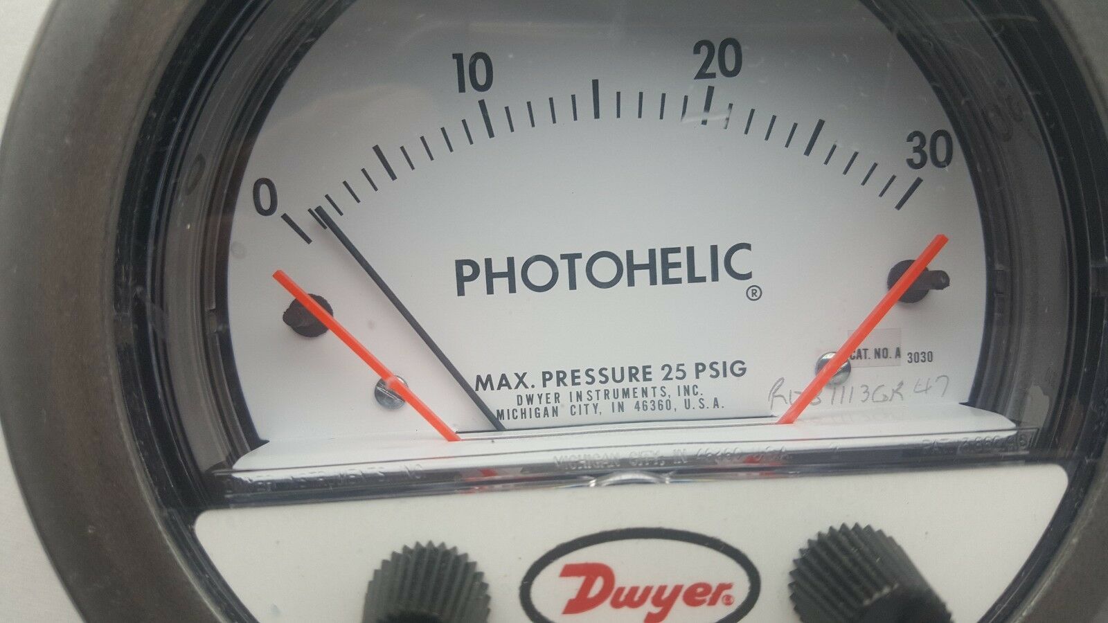 Dwyer A3150 Photohelic Pressure Switch Gauge Range 0-150 Inch W.c. Diameter: 4" (101.6 Mm) Dial Face