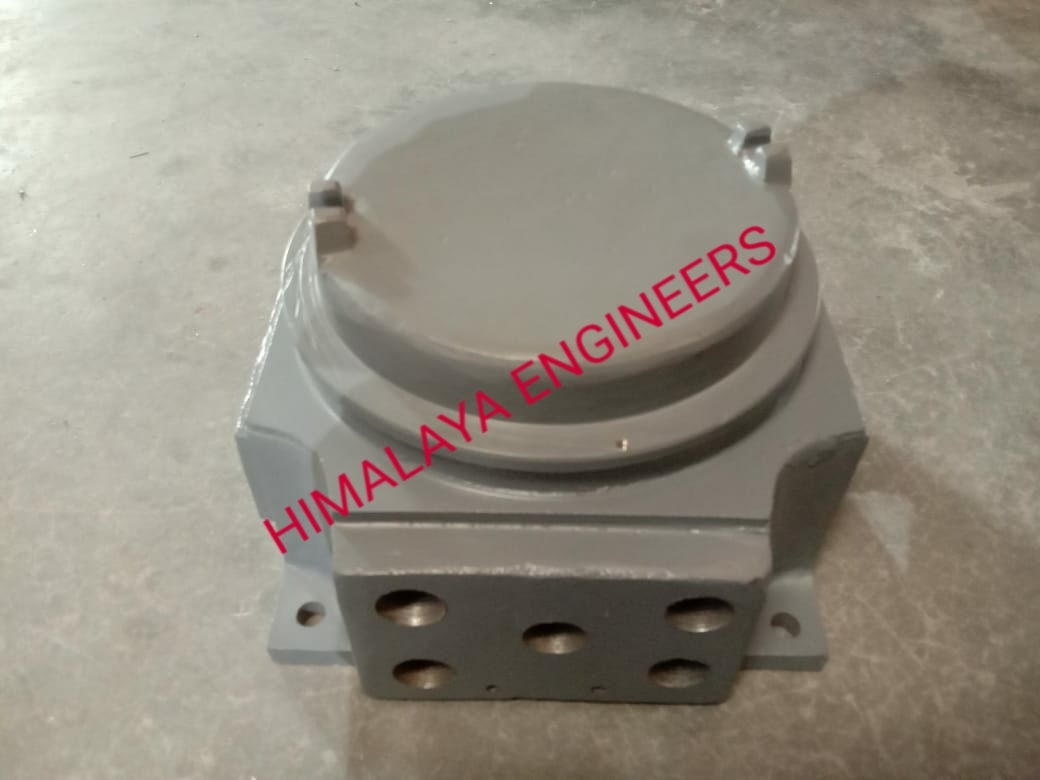 Flameproof Junction Box And Flameproof Enclousers Cover Material: Metal Base