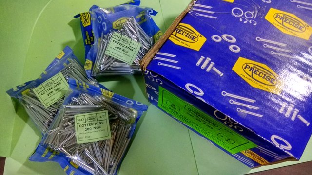 C.r. Bearing Cotter Pins - Mild Steel & Brass Composition, 3/32 X 1.1/2 Inch Size, White & Yellow Colors, Features Galvanized Surface Treatment And Circular Head Type