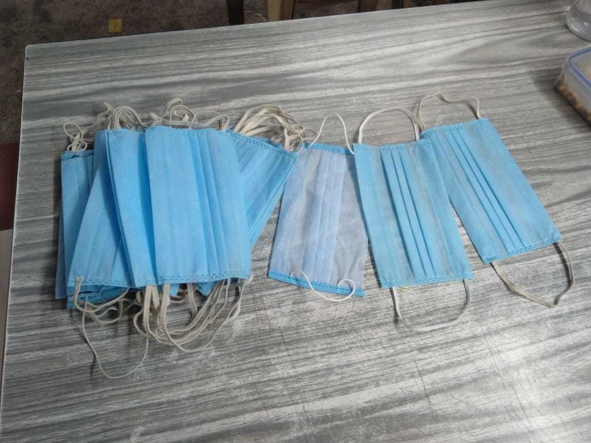 Face Mask - Non Woven Fabric 21 Gsm, Blue Color, Sterilized, Disposable, Waterproof, Recyclable, Cuffed, 6.69x3.74 Inch Dimensions