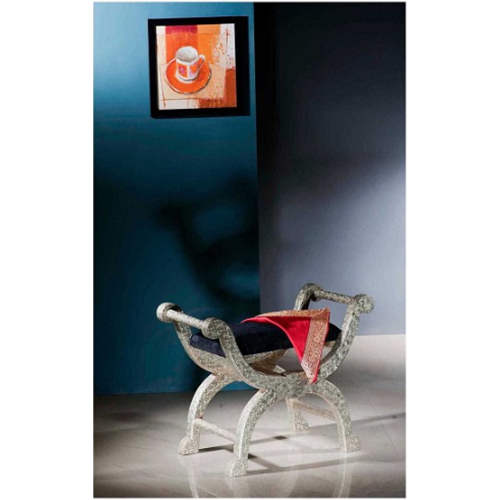 व्हाइट मेटल स्टूल