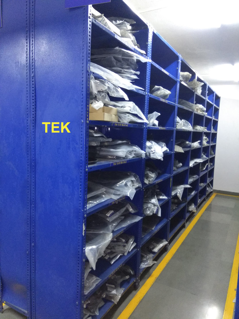 Use Heavy Duty Dark Grey Powder Coated Iron Rack With 4 Detachable Shelves