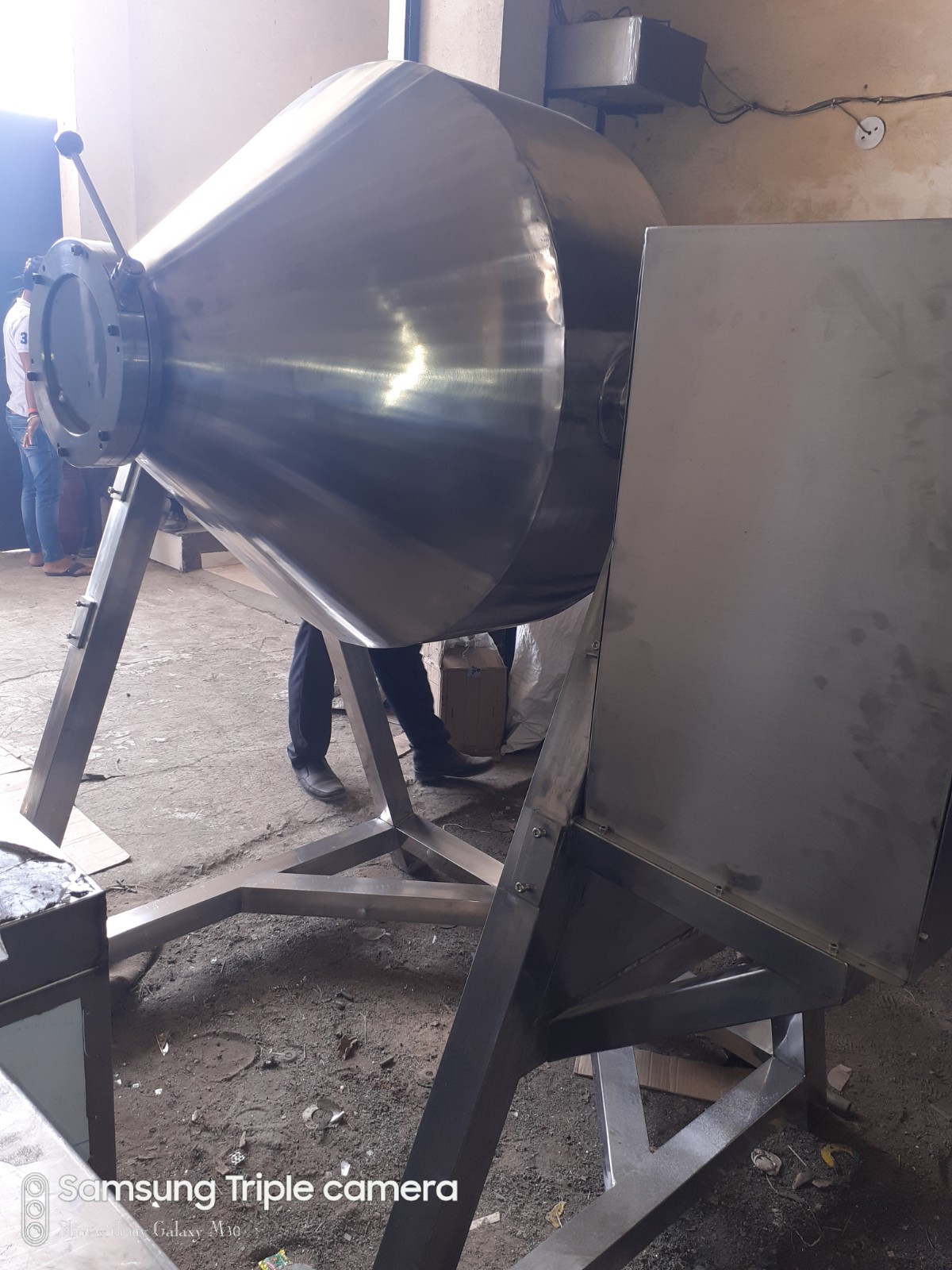 Double Cone Blender Machine - Capacity: 500 Kg Kg/hr
