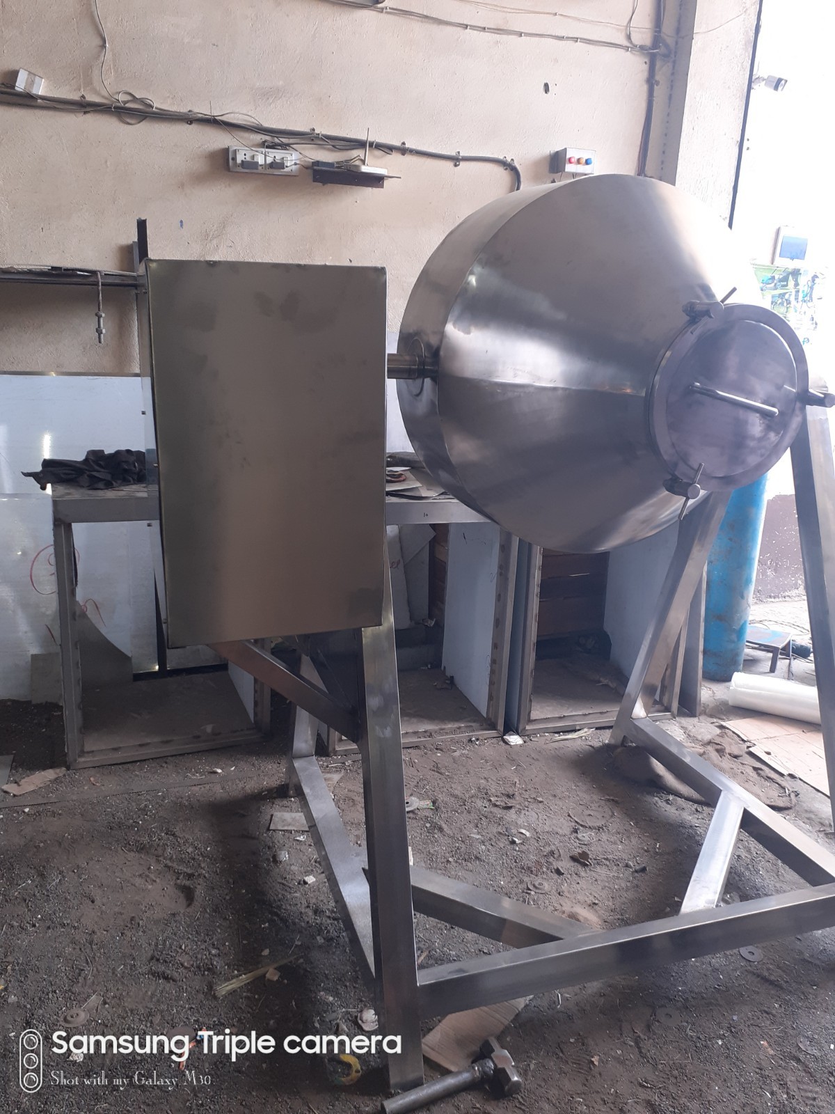 Double Cone Blender Machine - Capacity: 500 Kg Kg/hr