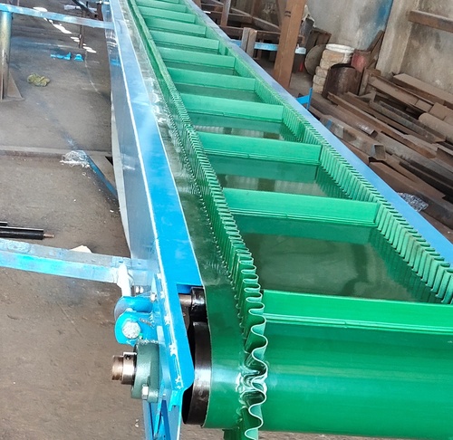 Cleated Conveyor - Color: Green