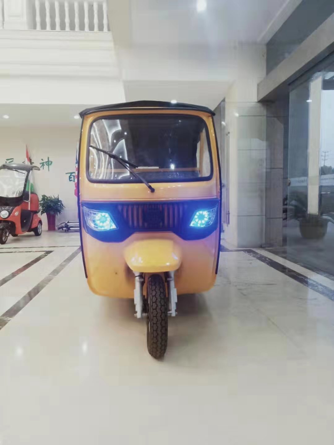 Rickshaw For Passenger - 2800x1300x1680mm, Black & Yellow | 5 Passenger Capacity, 50km/h Speed, 3kw Electric Motor, Waterproof Protection, 1-year Warranty
