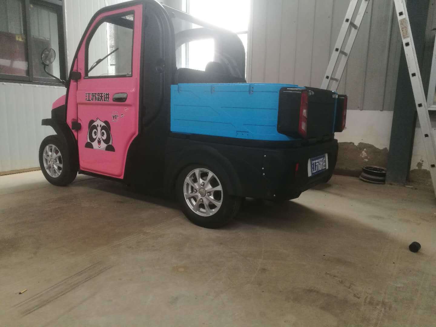 Loading Car - Steel Frame, Adjustable Driver Seat | Black & Blue, Electric Start, Excellent Mileage