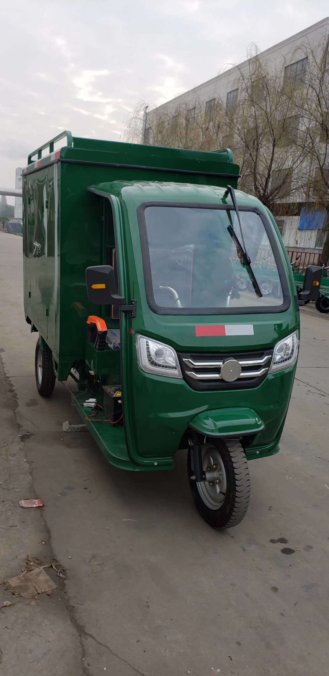 Green Express Delivery Vehicle
