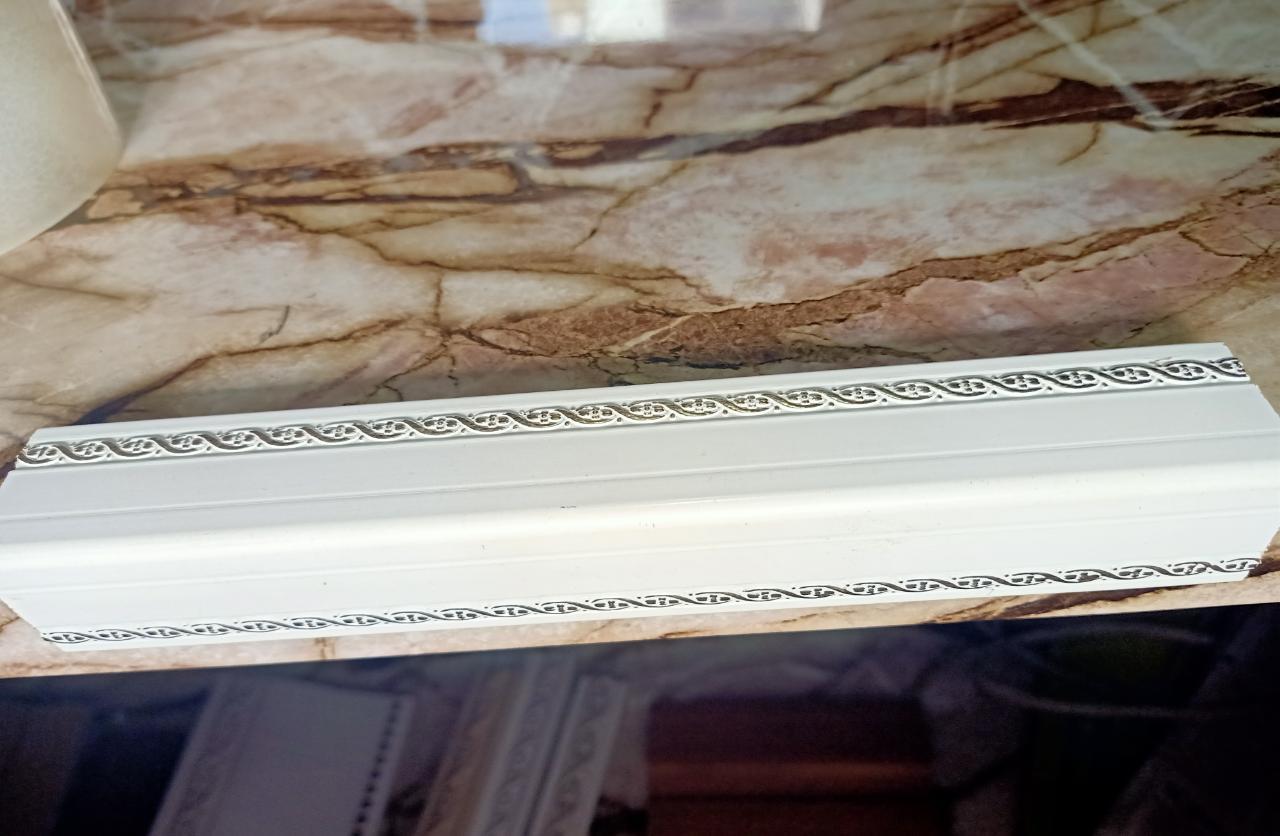Corner Moulding Application: Office