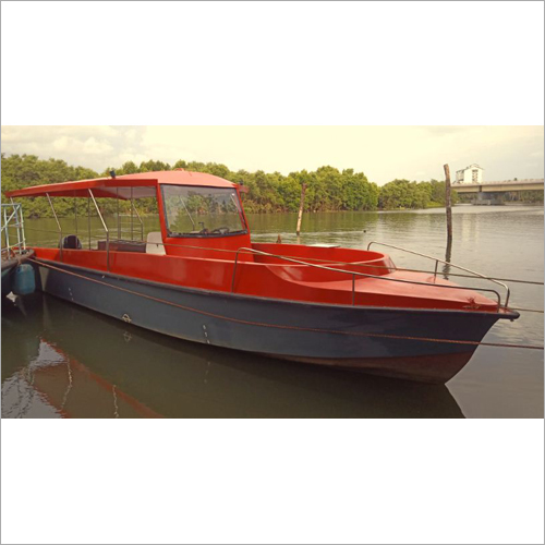 Commercial Diving Boat - Frp Lightweight Design | Outboard Engine, Spacious Interior For Commercial Use