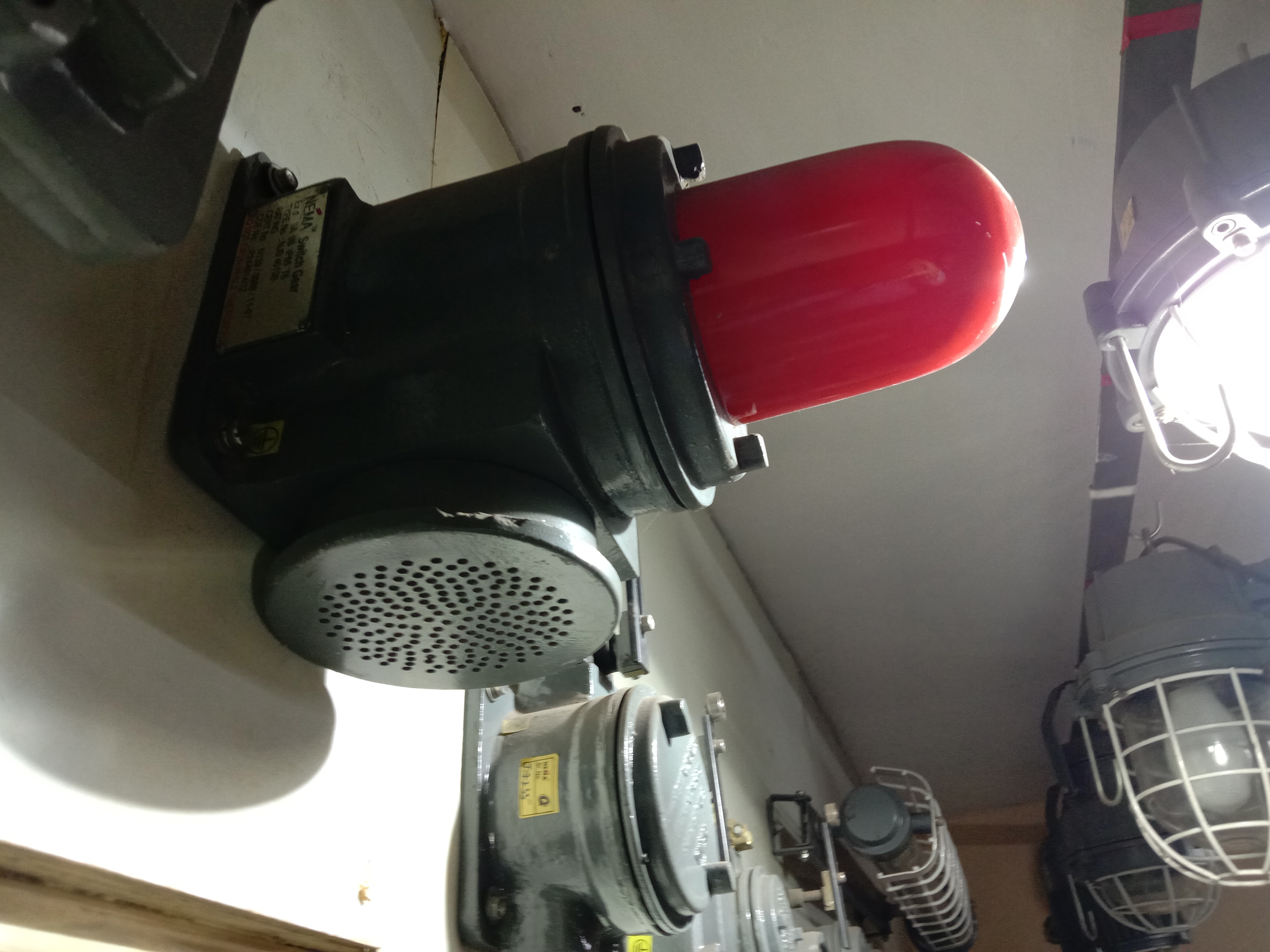 Flameproof Hooter - Cast Aluminum Alloy Lm6 Red Ip65 Protection 230v Rating | High Safety Standards Prevents Short Circuits Enhanced Durability