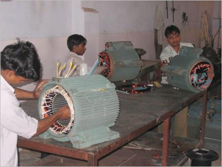 3 फेज़ मोटर परीक्षण सेवाएँ