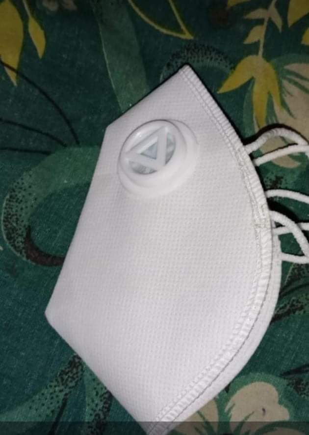 Air Pollution Mask - Non-woven Fabric, One Size, Yellow | Multiple Layers, Activated Carbon Filter, Exhalation Valve