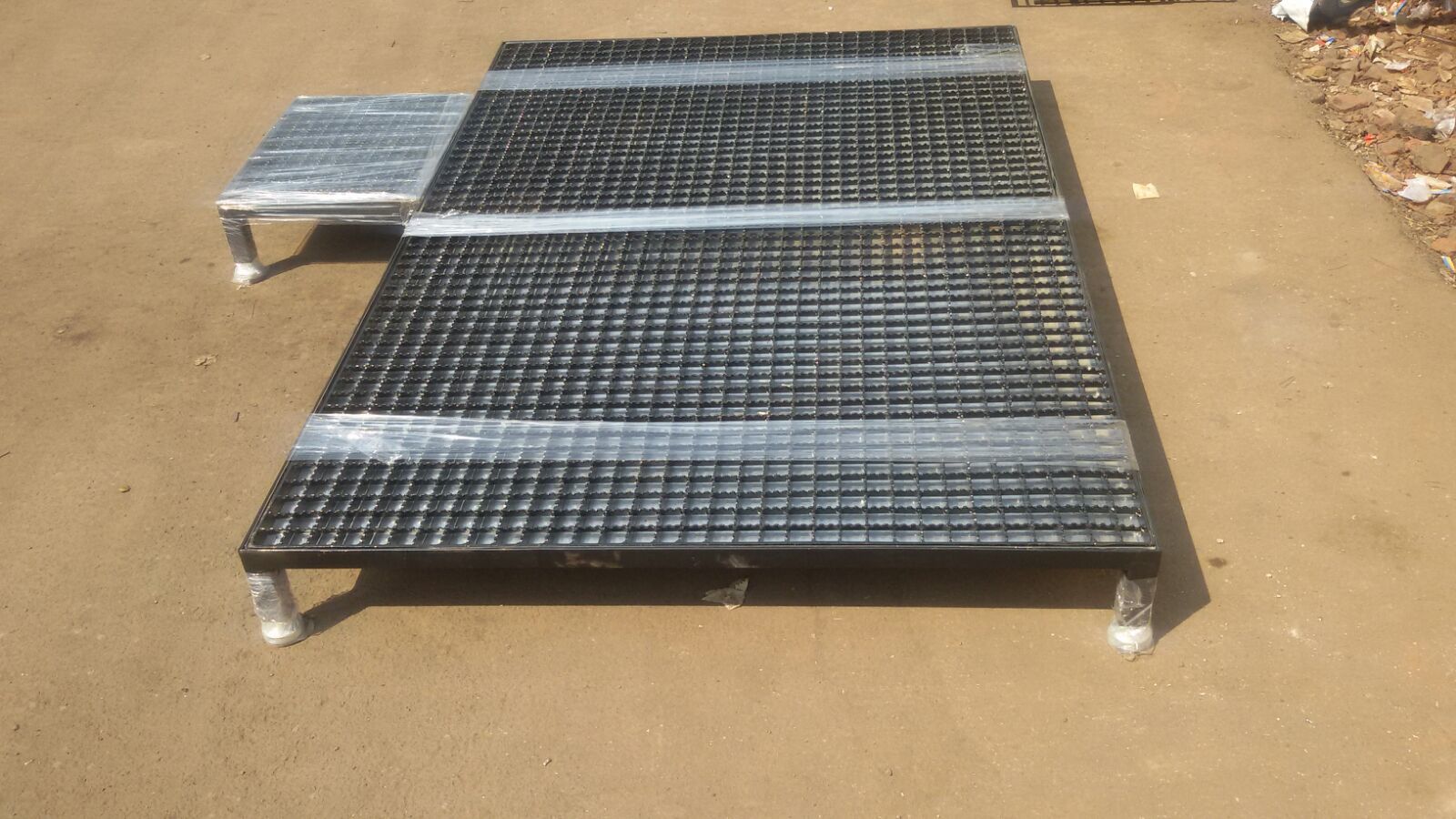 Black Antiskid Platform Gratings
