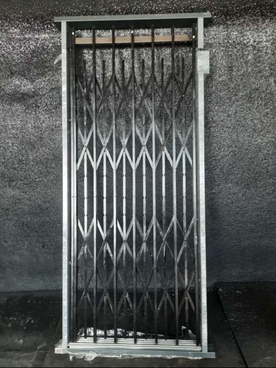 Elevator Collapsible Door - Steel, Customizable Dimensions | Powder Coated Finish, Manual/automatic Operation, 1 Year Warranty
