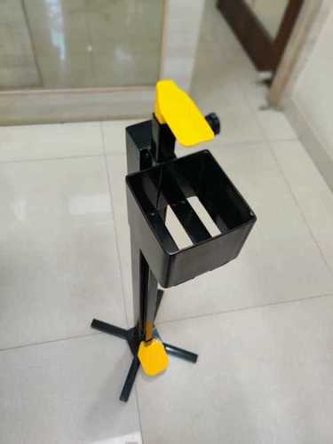 फुट ऑपरेटेड सैनिटाइज़र स्टैंड की क्षमता: 1000ml मिलिलिटर (Ml)