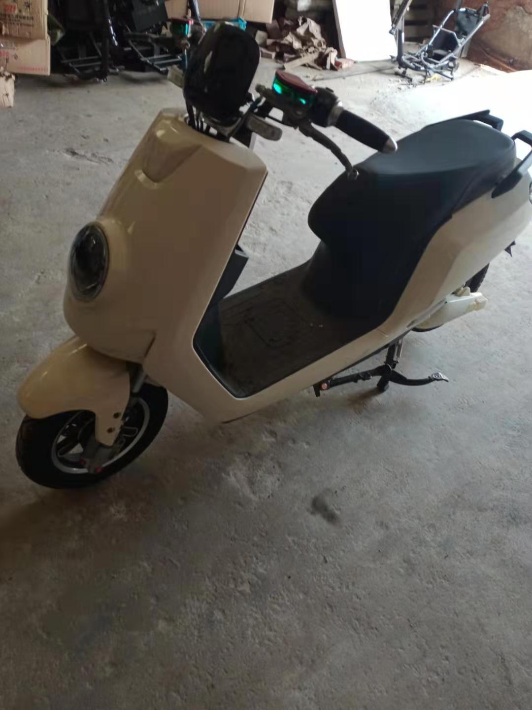 White E Bike