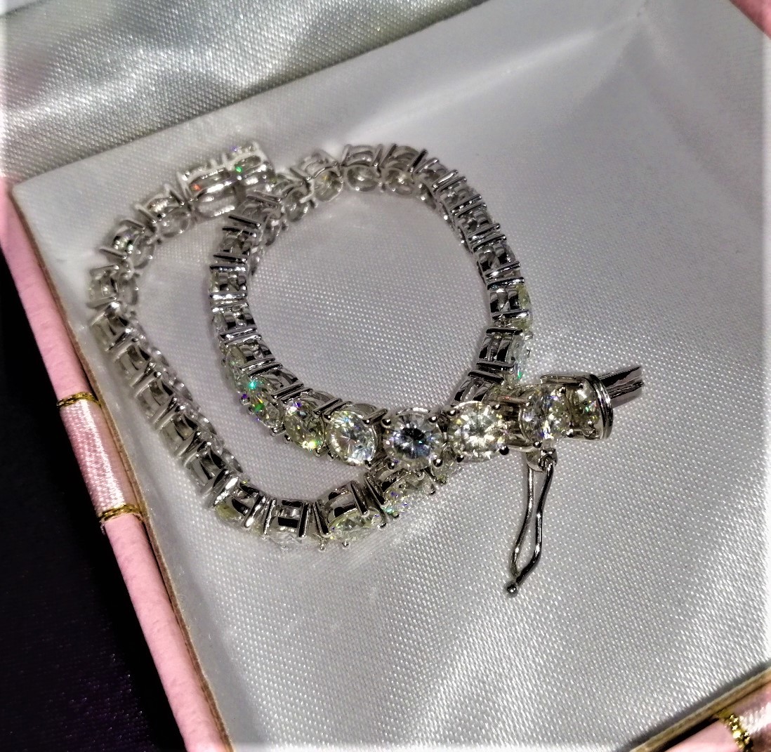 25ctw Round Cut Simulated Diamond 8" 925 Sterling Silver Bracelet