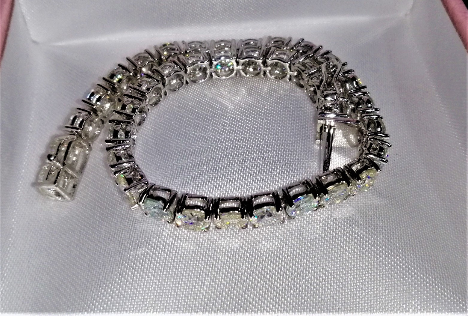 25ctw Round Cut Simulated Diamond 8" 925 Sterling Silver Bracelet