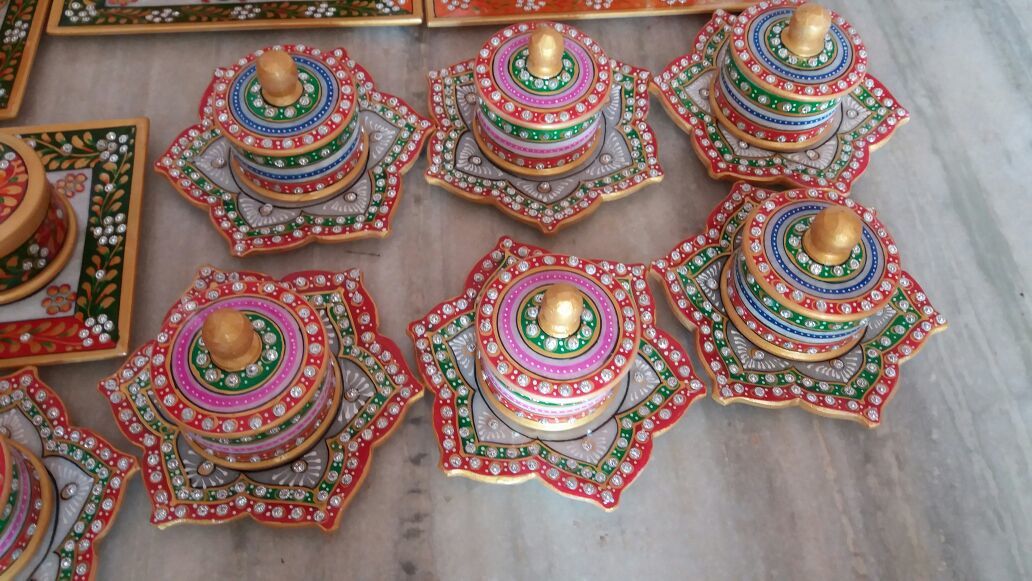 Multicolor Marble Supari Box With Leaf