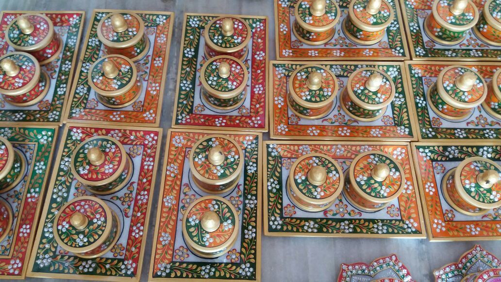 Multicolor Marble Supari Box With Leaf