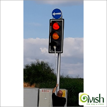 Traffic Signal Cleaner