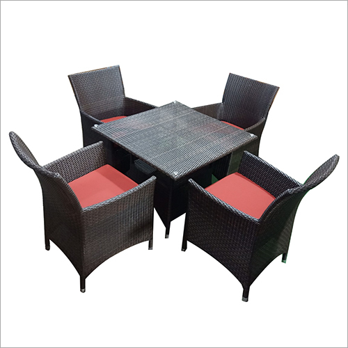 Wicker Dining Table Set - Round Design For Café And Restaurant Use, Stylish 4-chair Arrangement