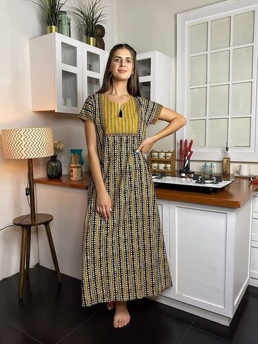 जर्सी लेडीज़ मैक्सिस