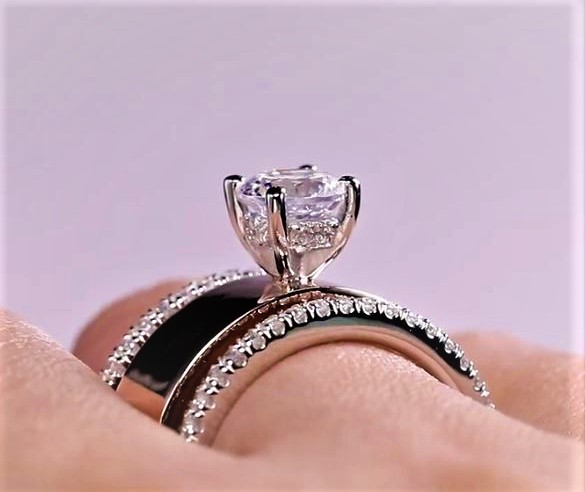 6mm Rund Cut Simulated Diamond Prong Setting Solitaire Engagement Ring - 925 Sterling Silver, Size 4 To 12 Available, Golden Color, 0.95 Carat Round Brilliant Cut Diamond