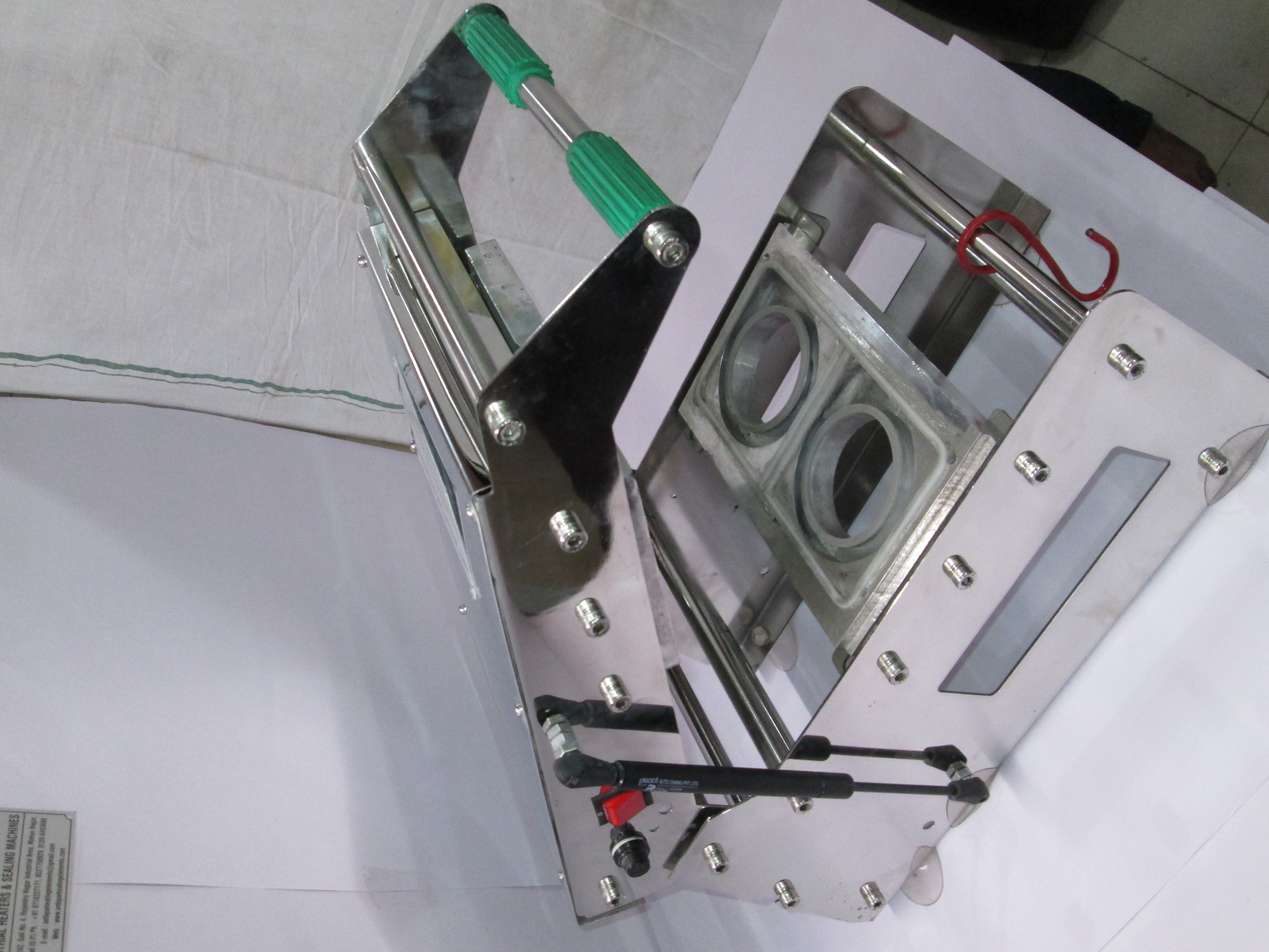 Cup Sealing Machine - 350w Power, 220-240v Voltage | Manual Operation, Seals One Cup At A Time, Fix Seal Type, Customizable Dimensions, Steel Color, 15 Kg Approx Weight