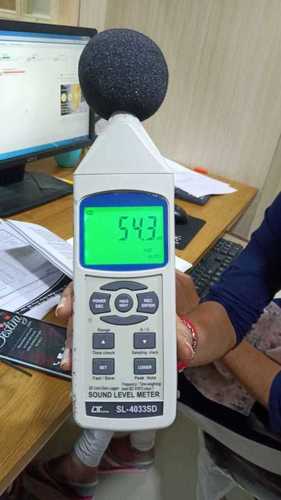 Digital Sound Level Meter - ABS Plastic, 180x70x35 mm | LCD Display, 31.5 Hz - 8 kHz Frequency Range, ±1.5 dB Accuracy, Lightweight 250 g, Powered by 9V Battery