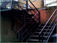 आग से बाहर निकलने के लिए सीढ़ी का काम