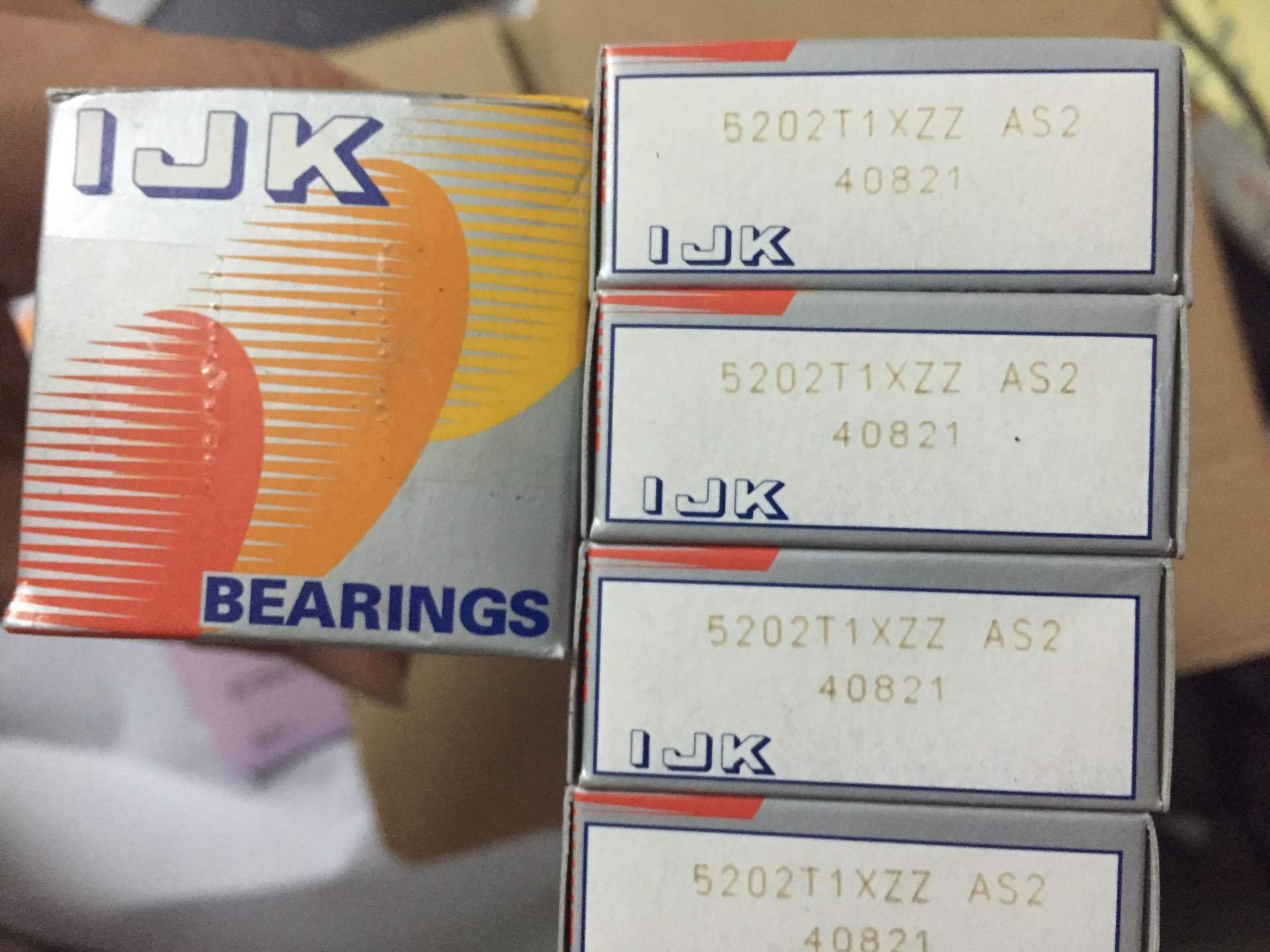 Ijk Double Row Angular Contact Ball Bearing 5203zz - Color: Multicolor