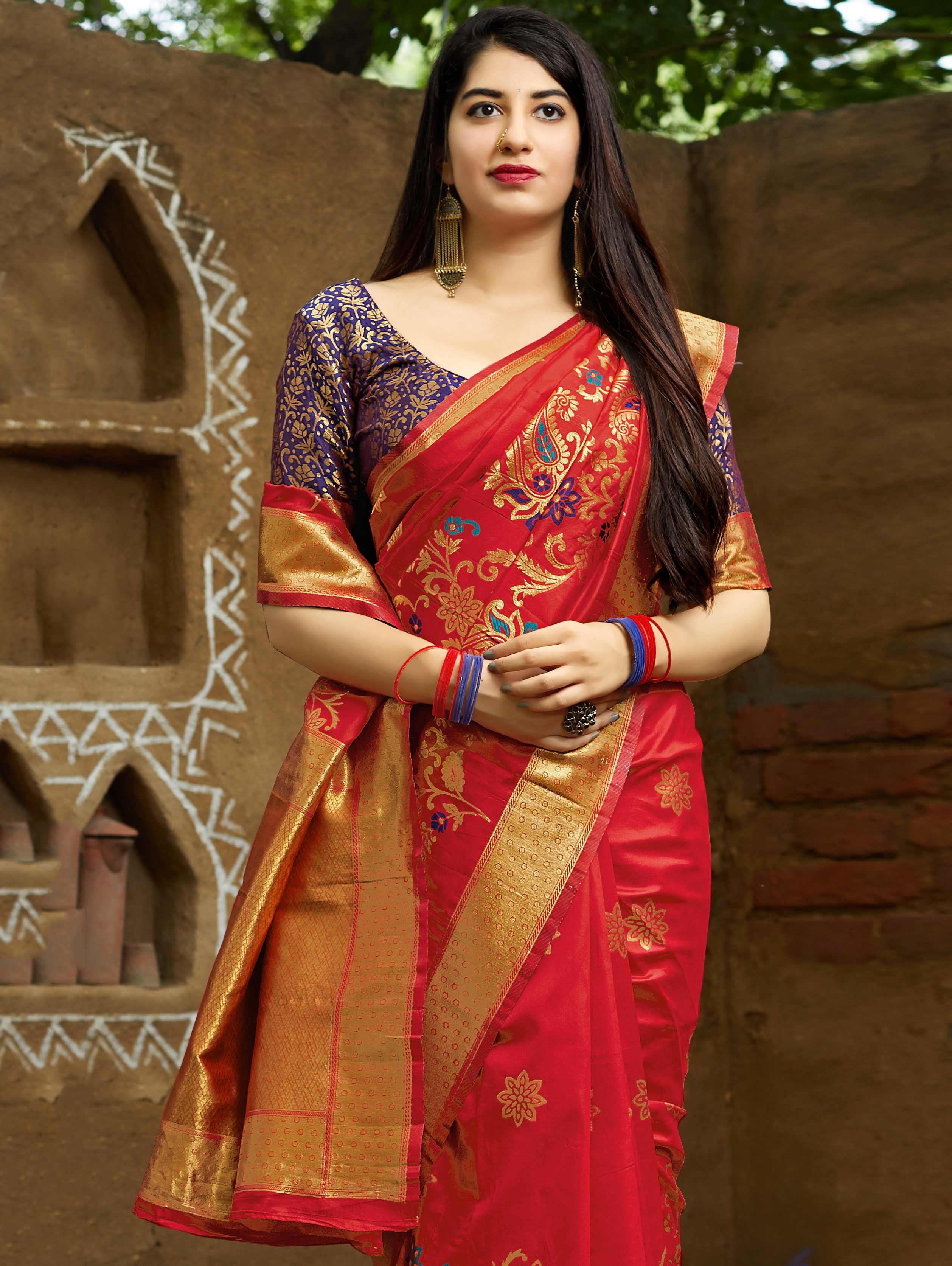 Indian Red Traditional Woven Saree With Dull Gold Zari Border And Pallu