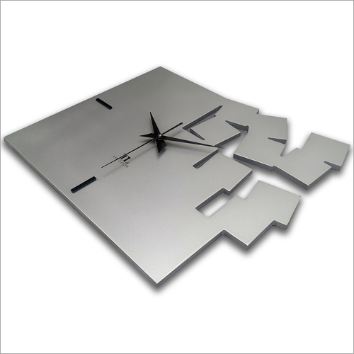 12 इंच x 13 इंच TAD-LUCID स्क्वायर एनालॉग लकड़ी की दीवार घड़ी